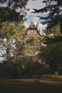 Hugo Roellinger_exterior_credit Romain Bassenne
